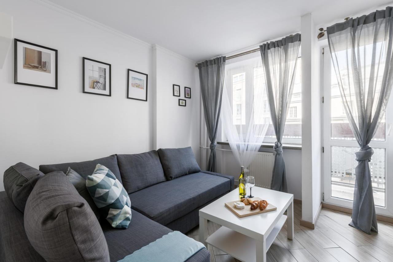 Apartment Mokotowska 67: Private With Balcony Near Us Embassy